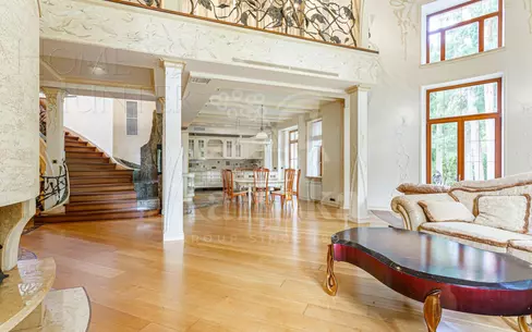 2-этажный коттедж 910 м² с отделкой