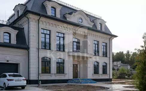 2-этажный коттедж 1 500 м² без отделки