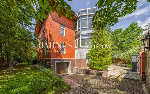 2-этажный коттедж 800 м² с отделкой