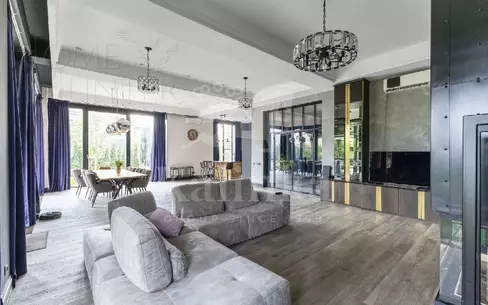 2-этажный коттедж 440 м² с отделкой