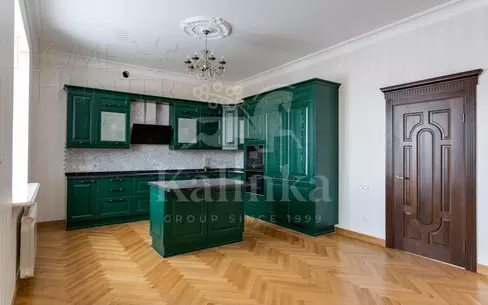 2-этажный коттедж 693.5 м² с отделкой
