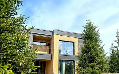 2-этажный коттедж 1 000 м² с отделкой