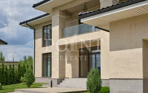 2-этажный коттедж 640 м² с отделкой