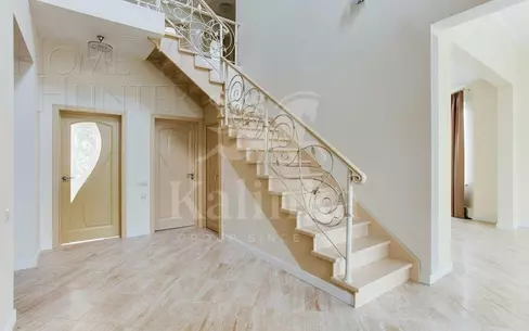 2-этажный коттедж 385 м² с отделкой