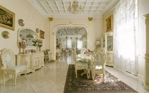 2-этажный коттедж 1 000 м² с отделкой