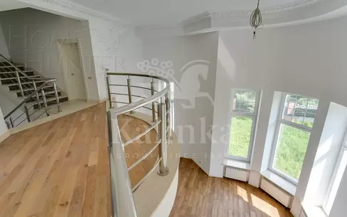 2-этажный коттедж 1 111 м² с отделкой