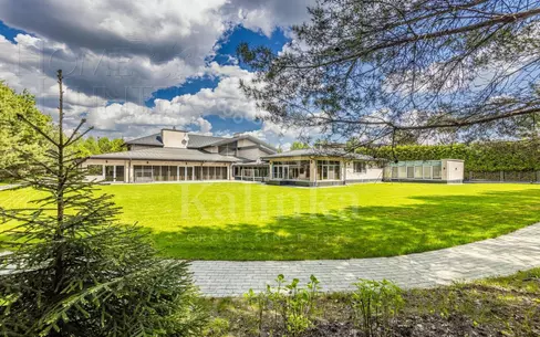 2-этажный коттедж 1 550 м² с отделкой