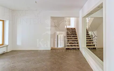 3-этажный таунхаус 608 м² с отделкой