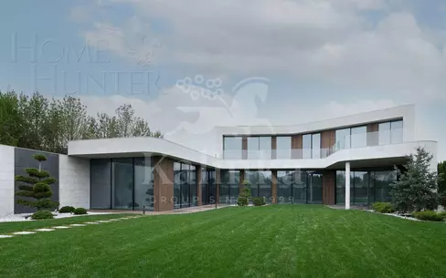 2-этажный коттедж 1 371.2 м² с отделкой