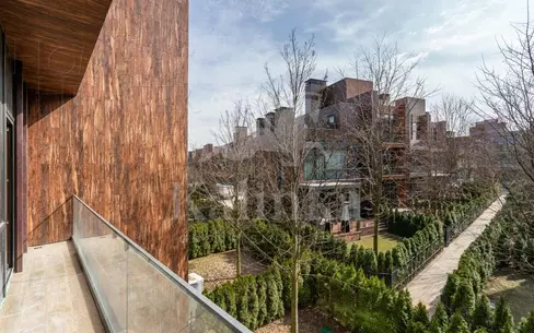 3-этажный таунхаус 240 м² без отделки