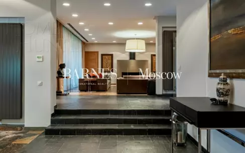 2-этажный коттедж 640 м² с отделкой