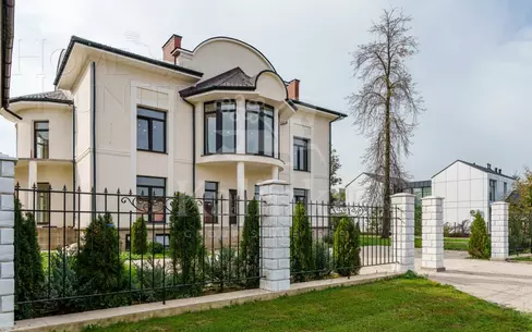 2-этажный коттедж 700 м² без отделки