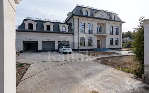 2-этажный коттедж 1 500 м² без отделки