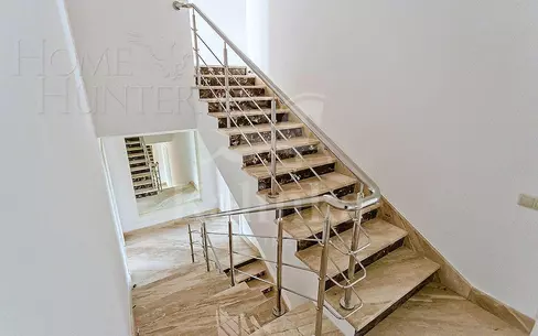 3-этажный таунхаус 608 м² с отделкой