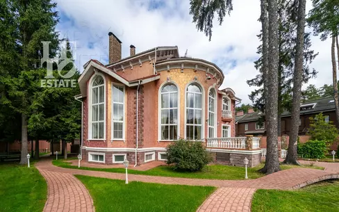 3-этажный коттедж 1 176.8 м² с отделкой