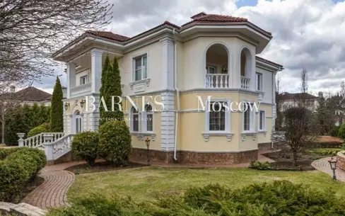 2-этажный коттедж 460 м² с отделкой