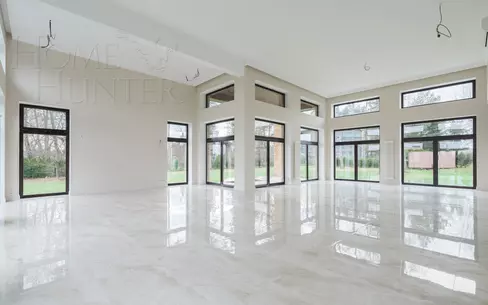 2-этажный коттедж 693 м² без отделки