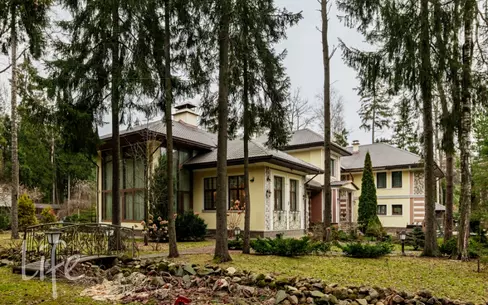 2-этажный коттедж 565 м² с отделкой