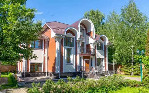 2-этажный коттедж 468.5 м² с отделкой