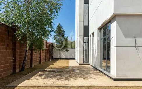 3-этажный коттедж 630 м² без отделки