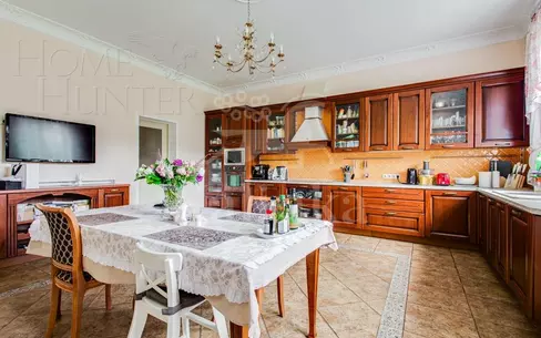 2-этажный коттедж 733 м² с отделкой