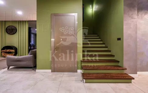 3-этажный таунхаус 290 м² с отделкой