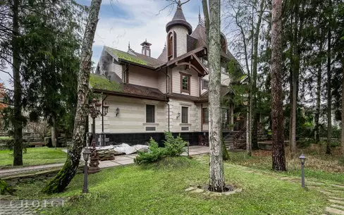 3-этажный коттедж 620 м² с отделкой