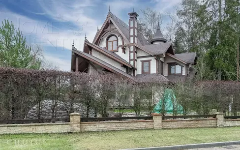 3-этажный коттедж 620 м² с отделкой