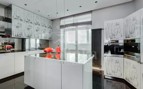 3-КОМН. КВАРТИРА С ОТДЕЛКОЙ 166 М² НА 4 ЭТАЖЕ