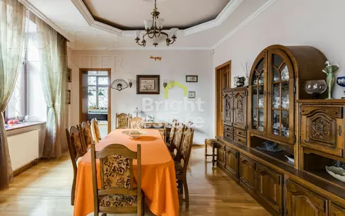 3-этажный коттедж 1 040 м² с отделкой