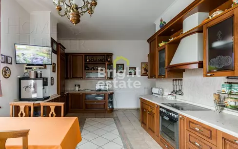 3-этажный коттедж 1 040 м² с отделкой