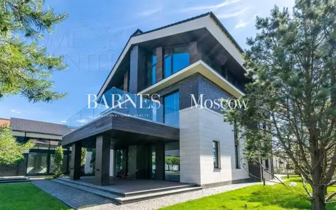 3-этажный коттедж 1 770 м² без отделки