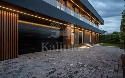 2-этажный коттедж 1 200 м² без отделки