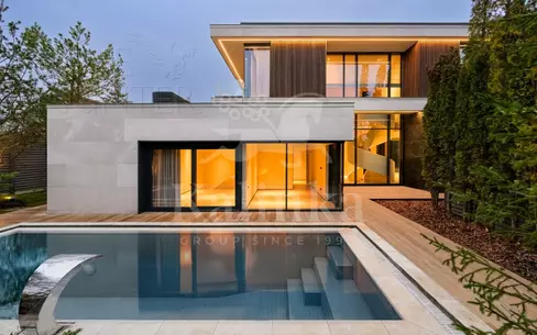 2-этажный коттедж 663 м² с отделкой