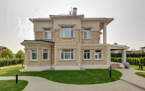 2-этажный коттедж 688 м² с отделкой