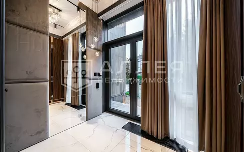 3-этажный таунхаус 239 м² с отделкой