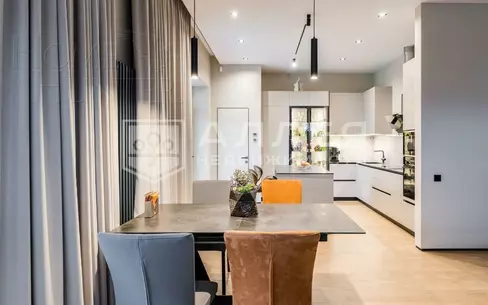 2-этажный коттедж 264 м² с отделкой