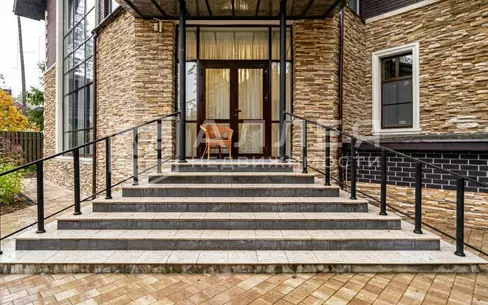 2-этажный коттедж 750 м² с отделкой