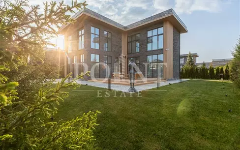 2-этажный коттедж 250 м² с отделкой