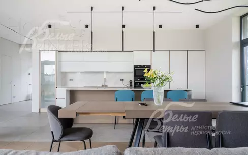 2-этажный коттедж 333 м² с отделкой