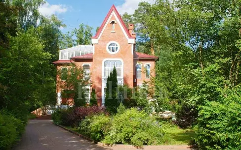 2-этажный коттедж 975 м² с отделкой