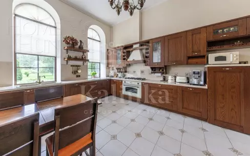 2-этажный коттедж 717 м² с отделкой