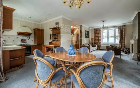 2-этажный коттедж 348 м² с отделкой