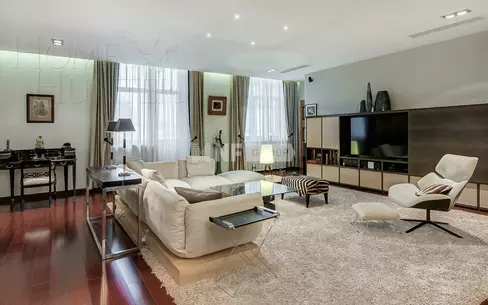 4-КОМН. КВАРТИРА С ОТДЕЛКОЙ 210.3 М² НА 3 ЭТАЖЕ