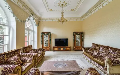 2-этажный коттедж 1 800 м² с отделкой