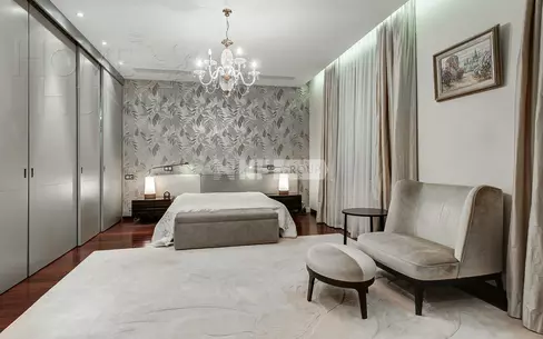 4-КОМН. КВАРТИРА С ОТДЕЛКОЙ 210.3 М² НА 3 ЭТАЖЕ