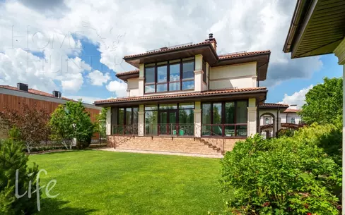 2-этажный коттедж 355 м² с отделкой