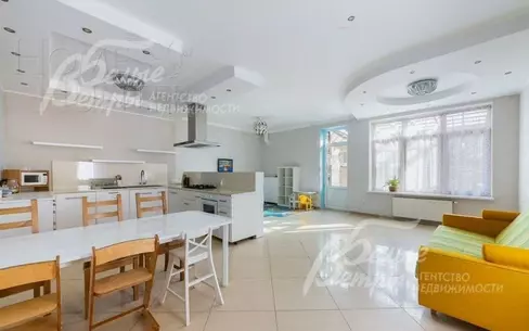 2-этажный таунхаус 308 м² с отделкой