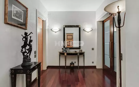 4-КОМН. КВАРТИРА С ОТДЕЛКОЙ 210.3 М² НА 3 ЭТАЖЕ