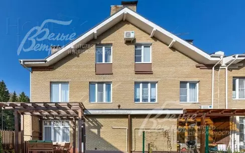 2-этажный таунхаус 308 м² с отделкой